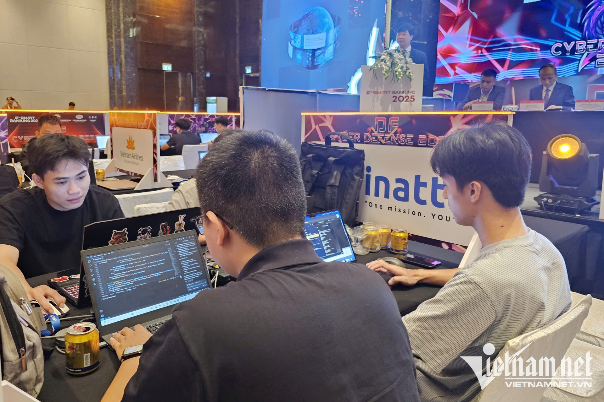 W-dien tap phong thu khong gian mang 2025 3.jpg