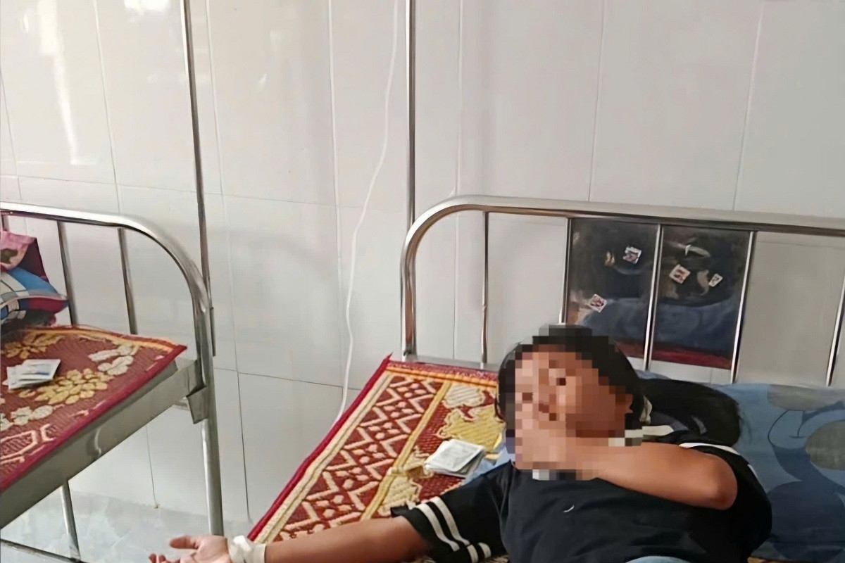 20 học sinh nhập viện cấp cứu sau bữa ăn sáng tại trường