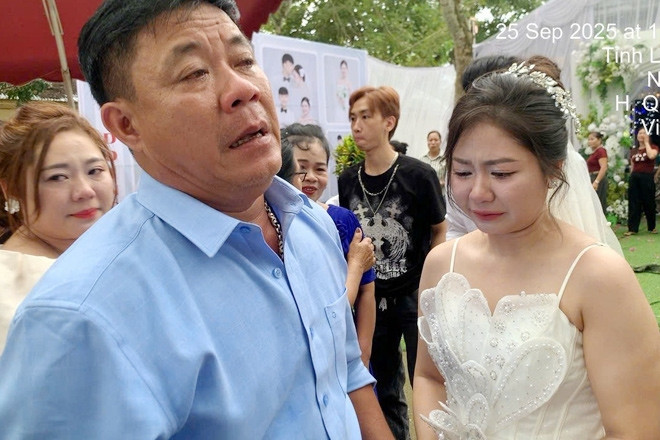 20 năm 'gà trống nuôi con', ông bố Nghệ An bật khóc tiễn con gái về nhà chồng