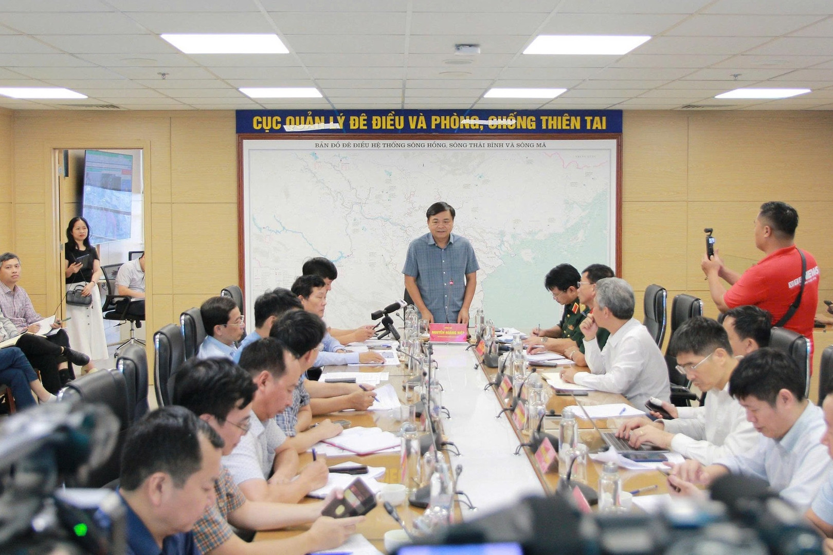 Bão số 10 Bualoi di chuyển nhanh gấp đôi cơn bão khác, càng gần bờ càng mạnh