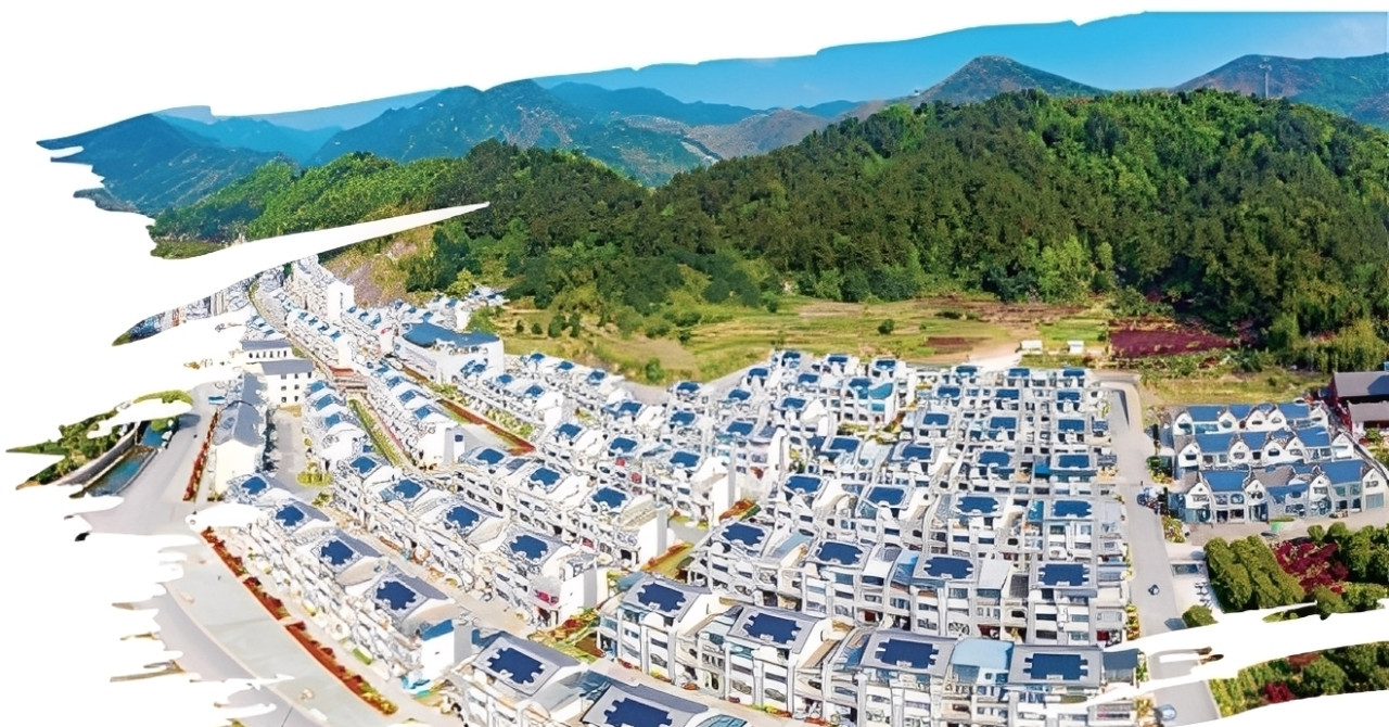 Cả làng lắp điện mặt trời mái nhà: "Ai ngờ mái nhà phát điện lại giúp làm giàu"