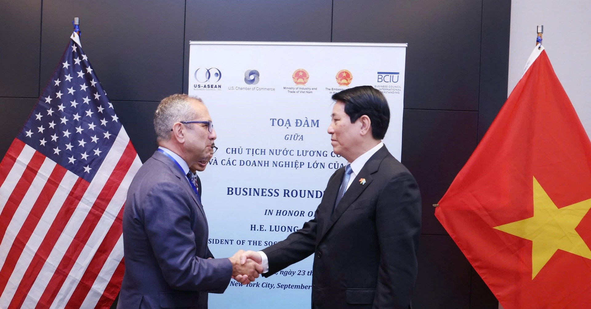 Coca-Cola cam kết sản xuất bền vững, đầu tư lâu dài tại Việt Nam