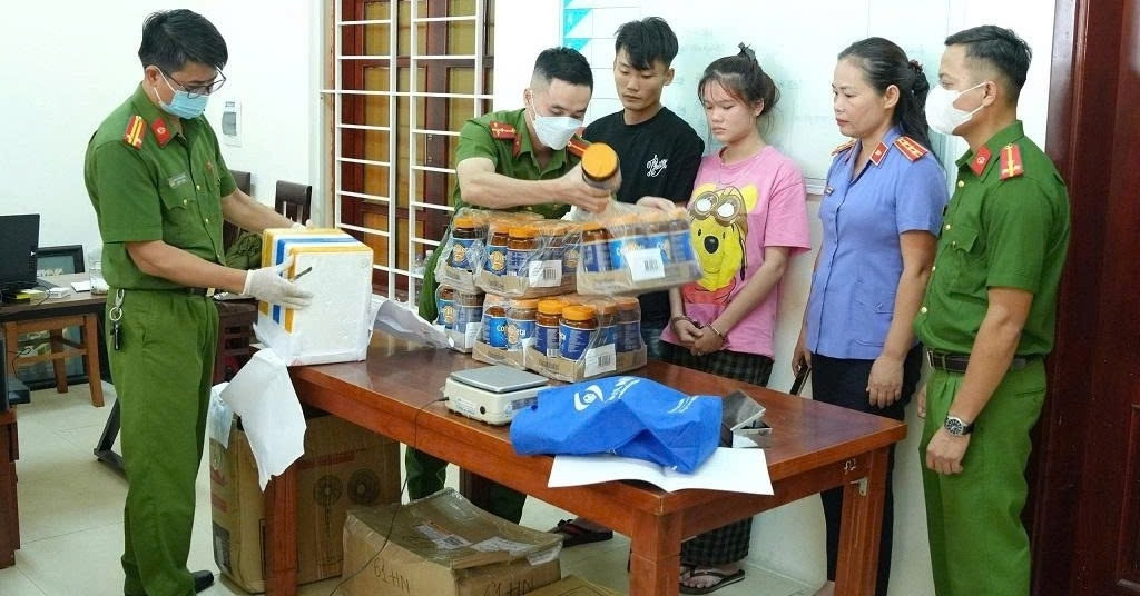 Danh tính cô gái 18 tuổi trong đường dây buôn ma túy tinh vi qua đường hàng không