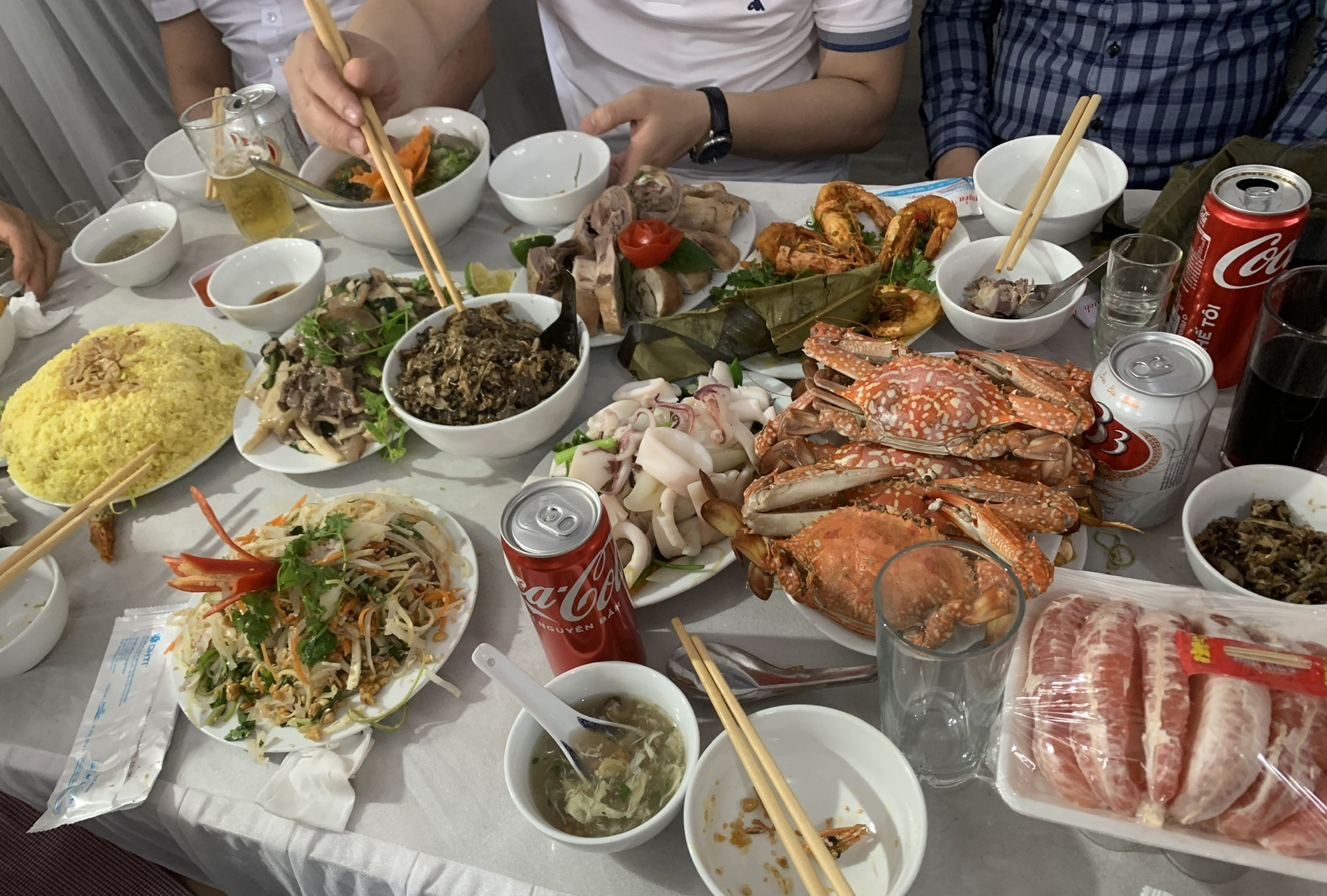 Em út bị mắng té tát vì chồng làm sếp mà giỗ cha không lo nổi 30 mâm cỗ