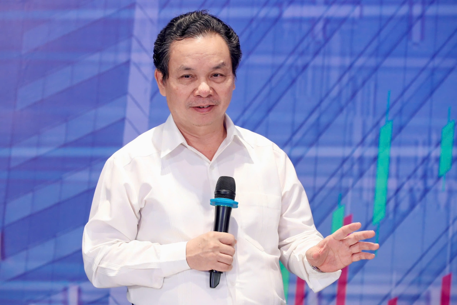 GS.TS Hoàng Văn Cường: Lượng cung tiền ra nền kinh tế đang rất mạnh
