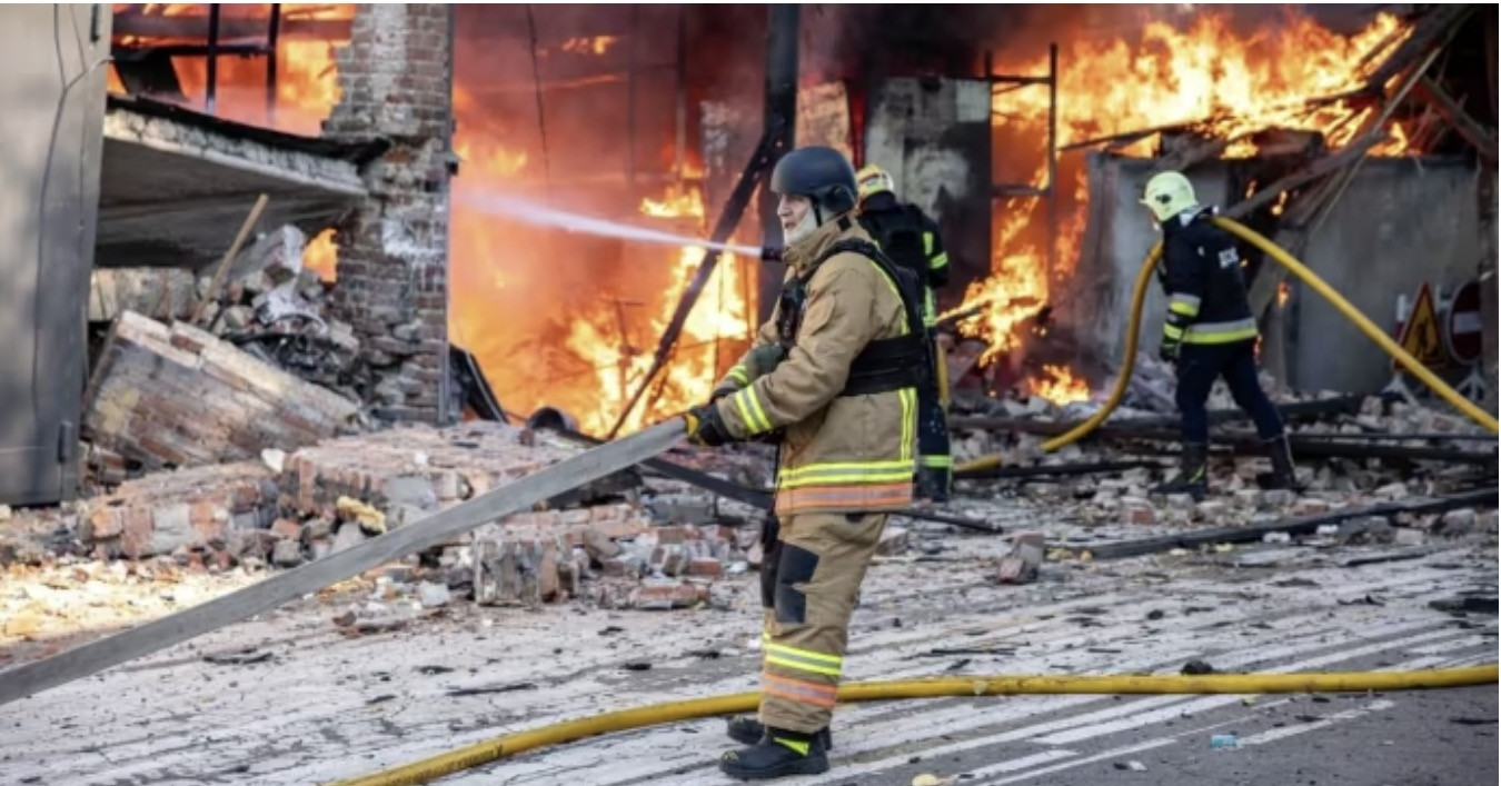 Nga không kích quy mô lớn ở Sumy, nhà máy điện hạt nhân Kursk bị tấn công