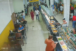 Khách phát hiện lưỡi câu trong đồ ăn, nhà hàng miễn hóa đơn hơn 22 triệu đồng YwAAAAAAQABAAACAUwAOw==