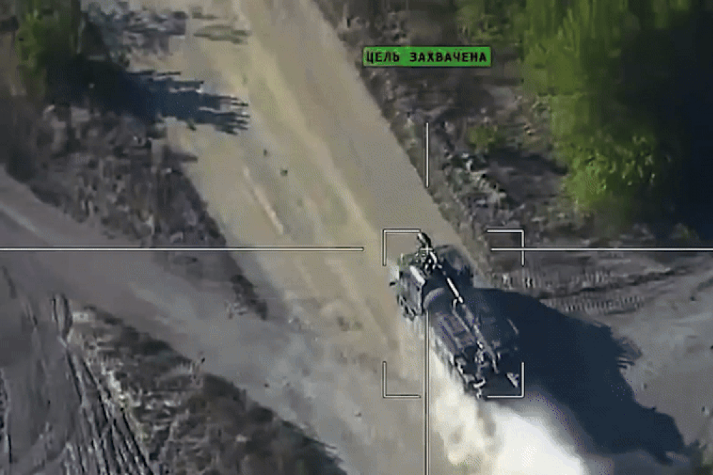 Video UAV cảm tử Lancet tấn công pháo tự hành bánh lốp của Ukraine ở Kherson