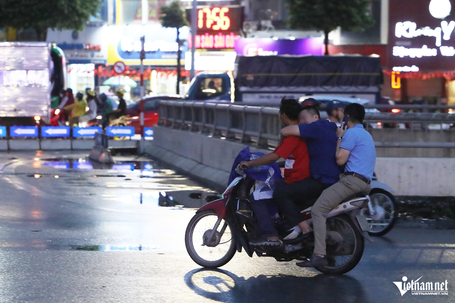 W-di lon xon 8.JPG.jpg