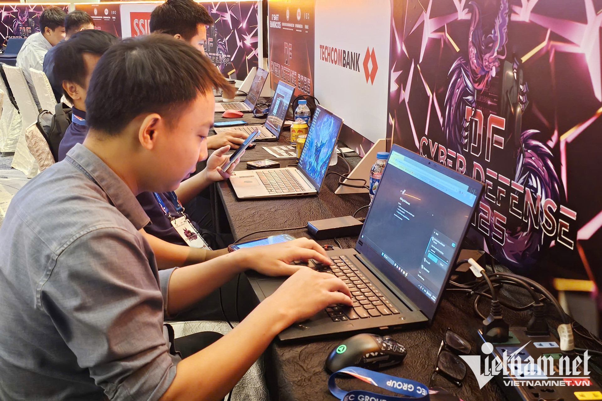 W-dien tap an ninh mang.jpg