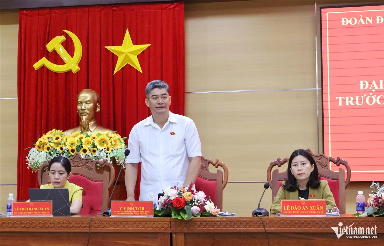 W-Le Hường Ảnh 1.jpg