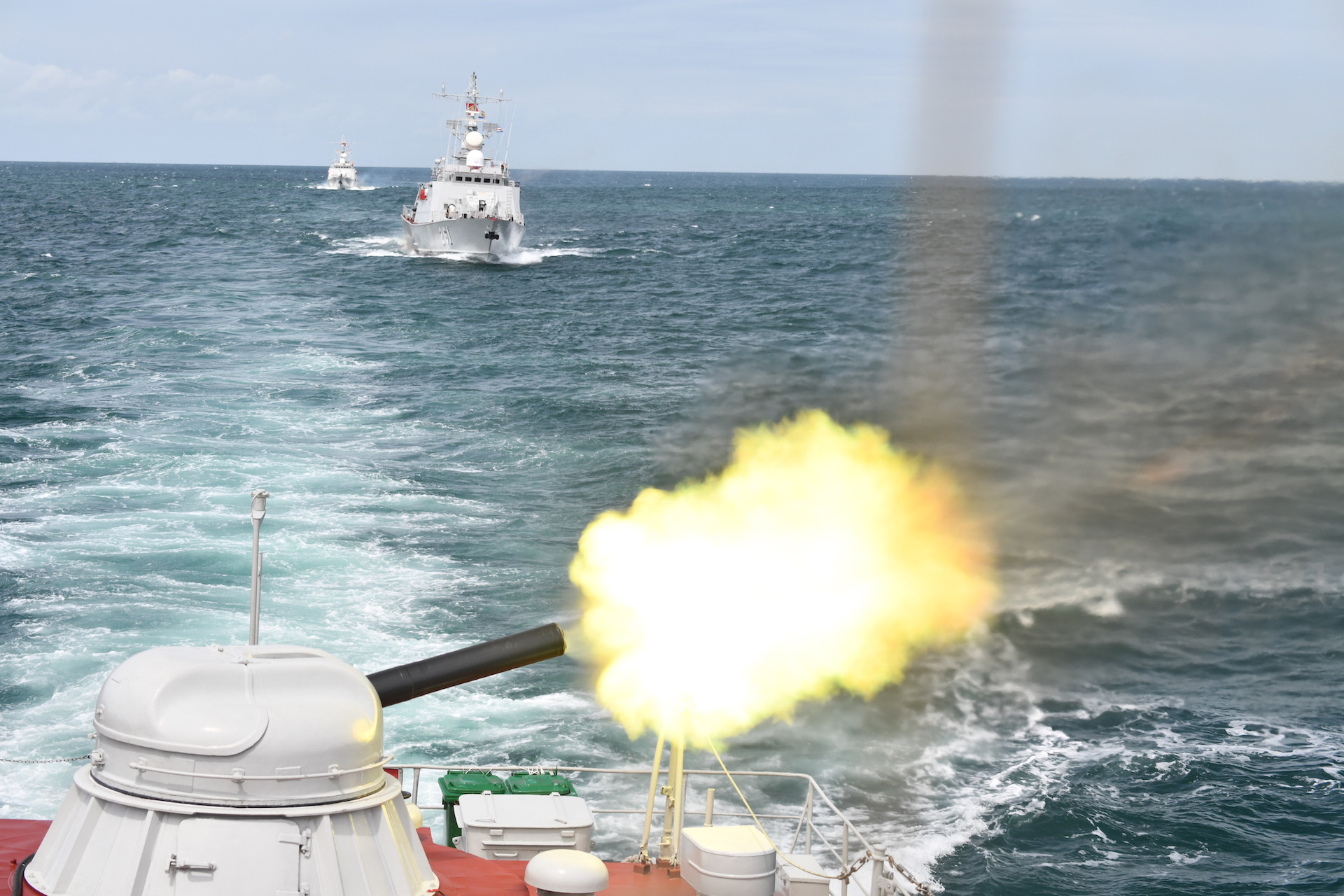 1,Hỏa lực Tàu 263, Lữ đoàn 175 tiêu diệt mục tiêu máy bay giả định trên không..JPG