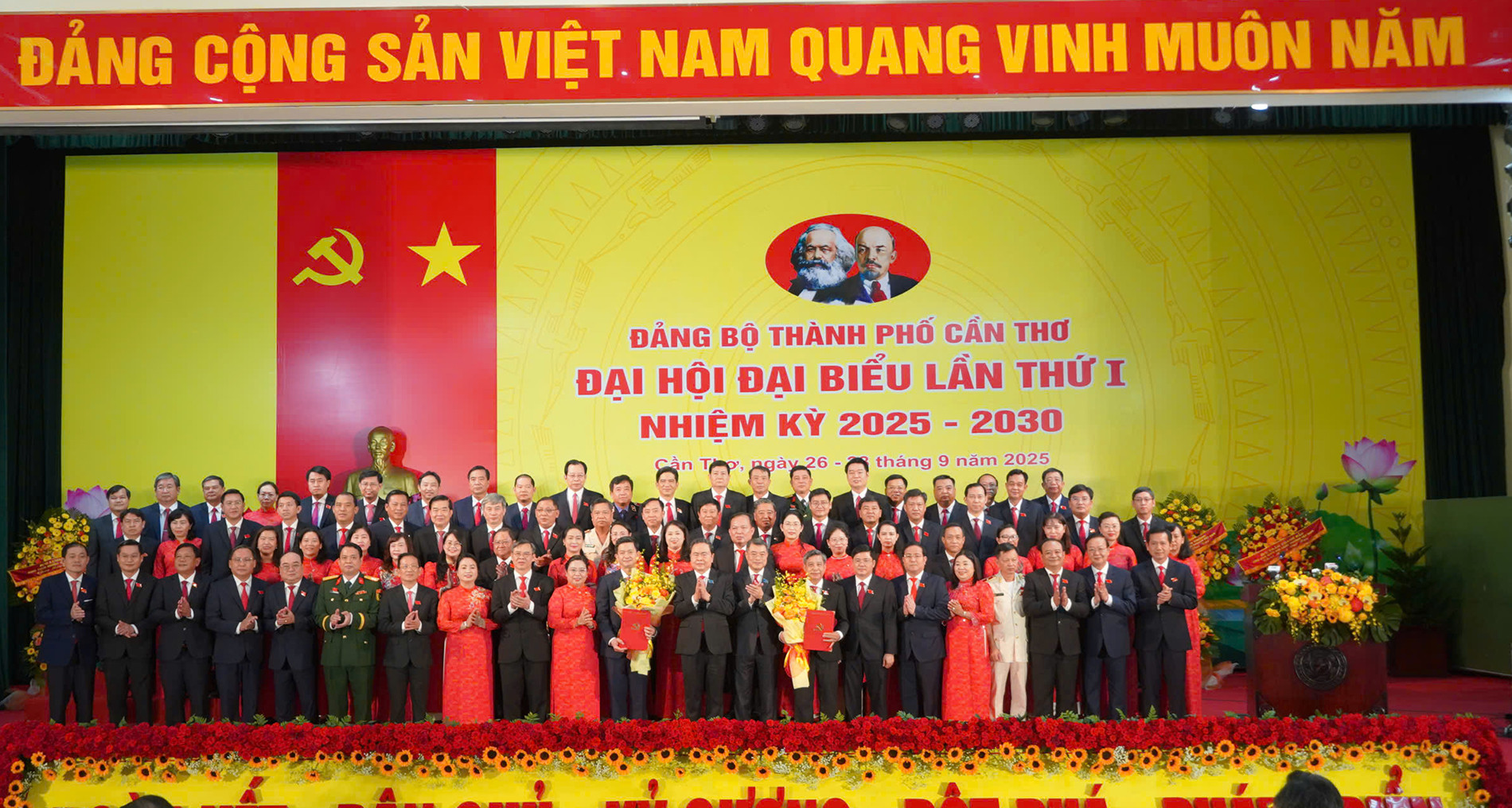 Ban chấp hành.jpg
