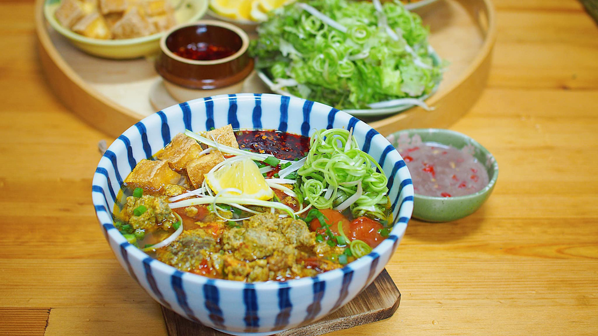 bún riêu cua hoa quỳnh nguyễn.jpg