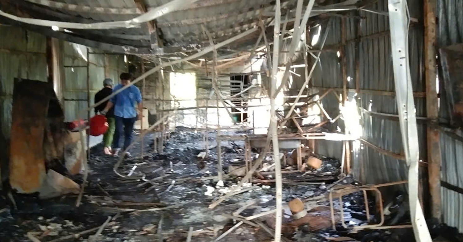 Cháy nhà có 4 người lúc 0h30, bé trai 9 tuổi tử vong