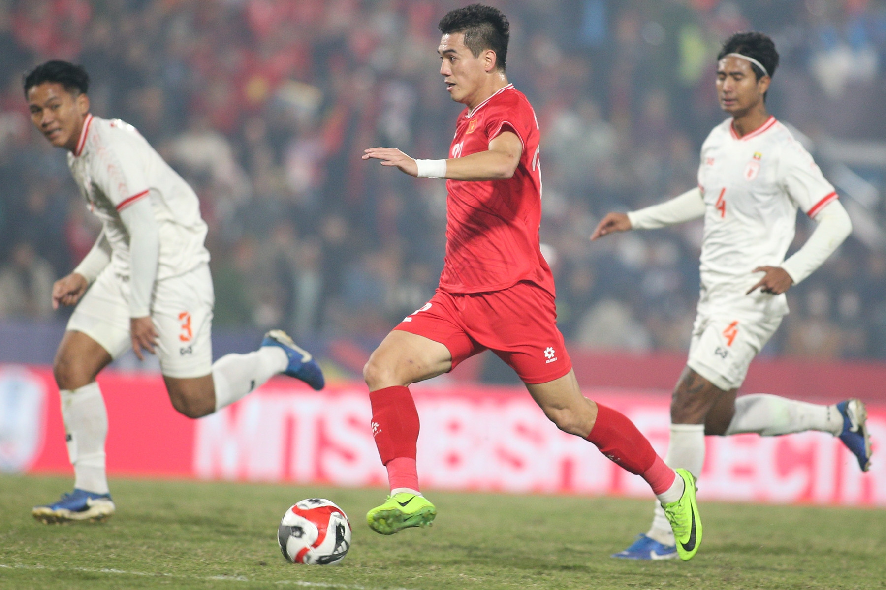 Công bố giá vé trận tuyển Việt Nam vs Nepal, HLV Kim chờ tin vui