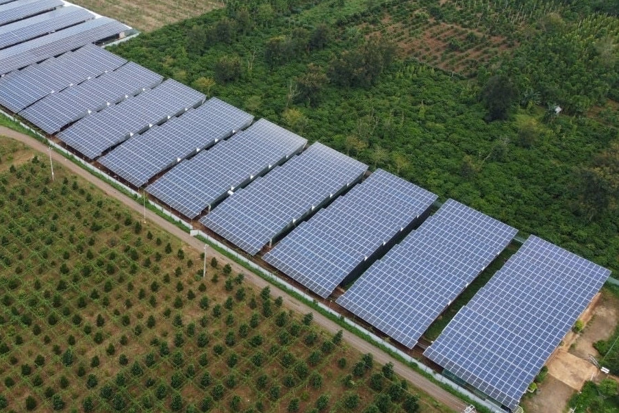 Lắp điện mặt trời mái nhà: Chủ trang trại không mất tiền điện, còn thu thêm vài trăm triệu mỗi tháng