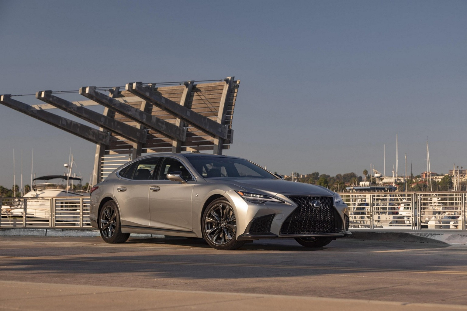 lexus ls 1.jpg