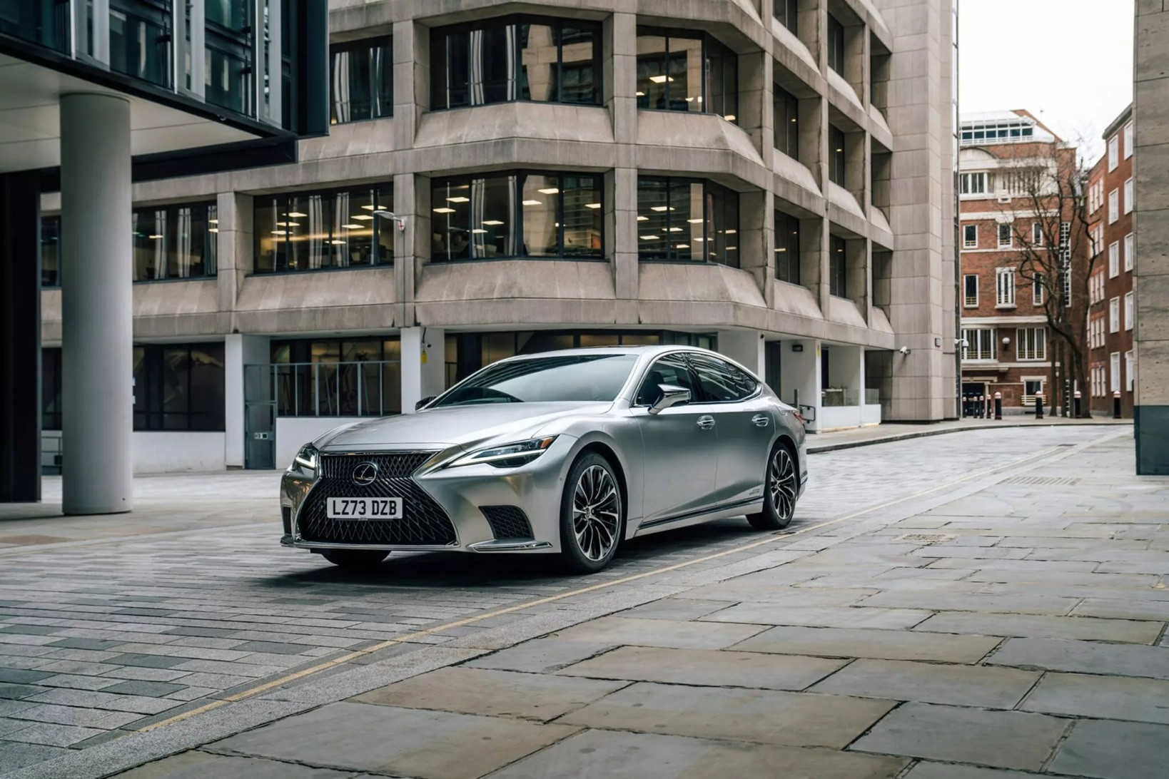 lexus ls 5.jpg