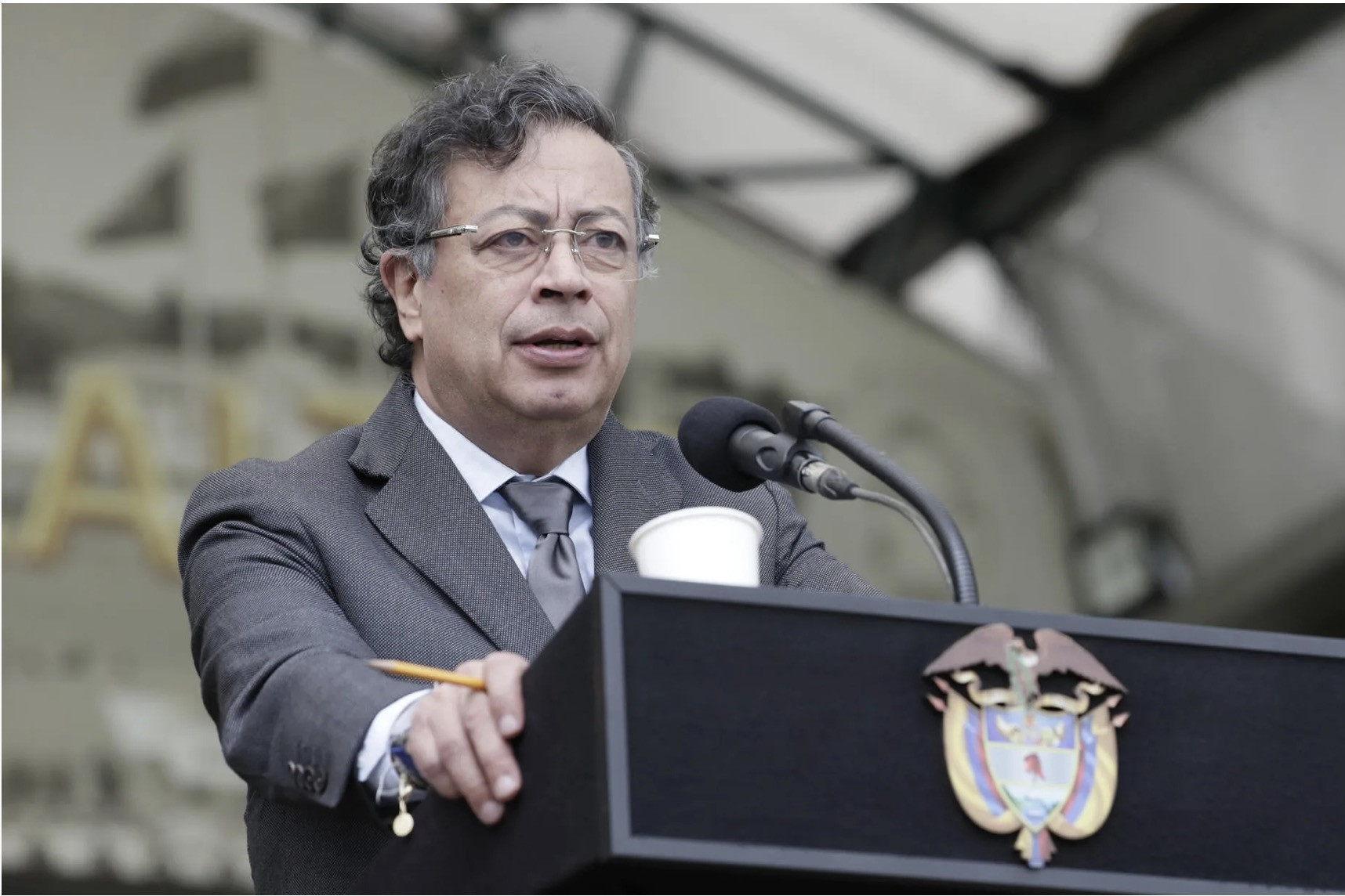 Mỹ thu hồi thị thực của Tổng thống Colombia