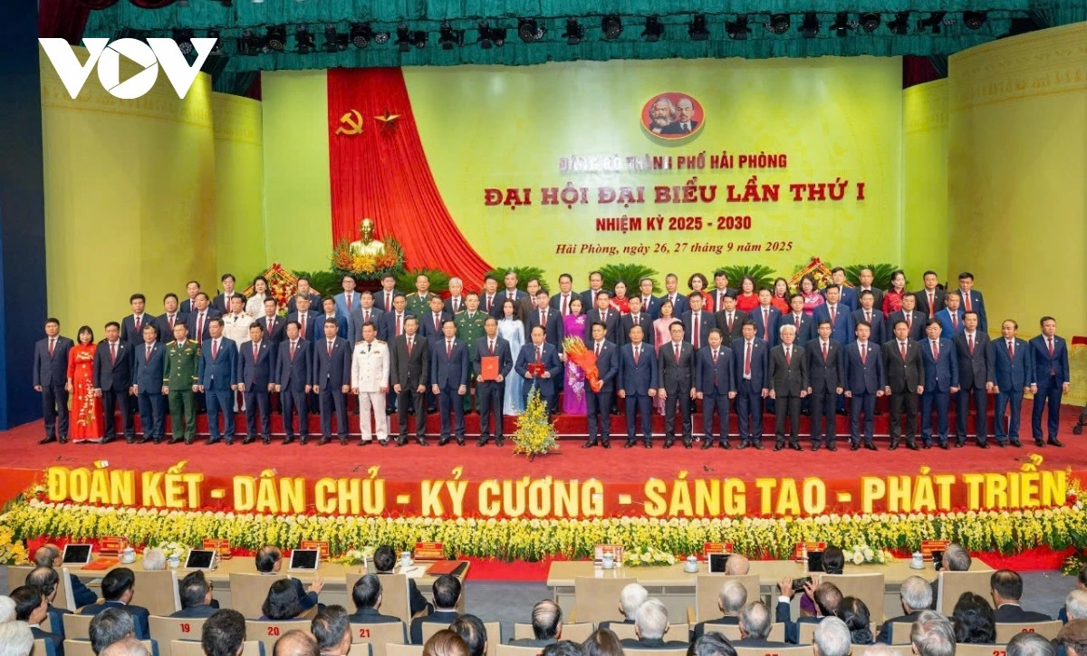 Ong le tien chau tiep tuc giu chuc bi thu thanh uy hai phong hinh anh 1