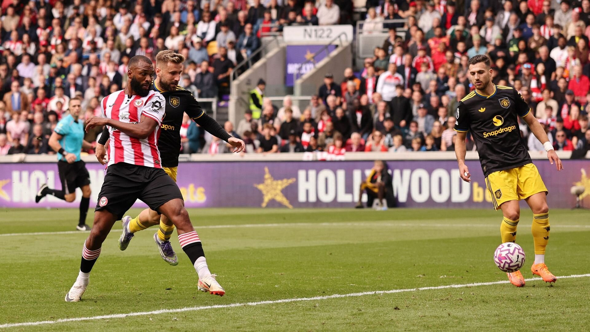 resources_premierleague_pulselive_com 2025 09 27T114047Z_1440867397_UP1EL9R0WFXLS_RTRMADP_3_SOCCER ENGLAND BRE MUN.jpg