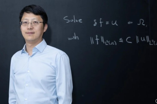 Sau 5 tháng được phong giáo sư chính thức tại Mỹ, nhà toán học về nước giảng dạy