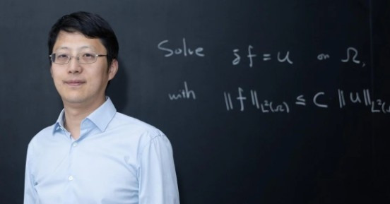 Sau 5 tháng được phong giáo sư chính thức tại Mỹ, nhà toán học về nước giảng dạy