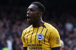 Welbeck lập cú đúp khiến Chelsea bẽ mặt