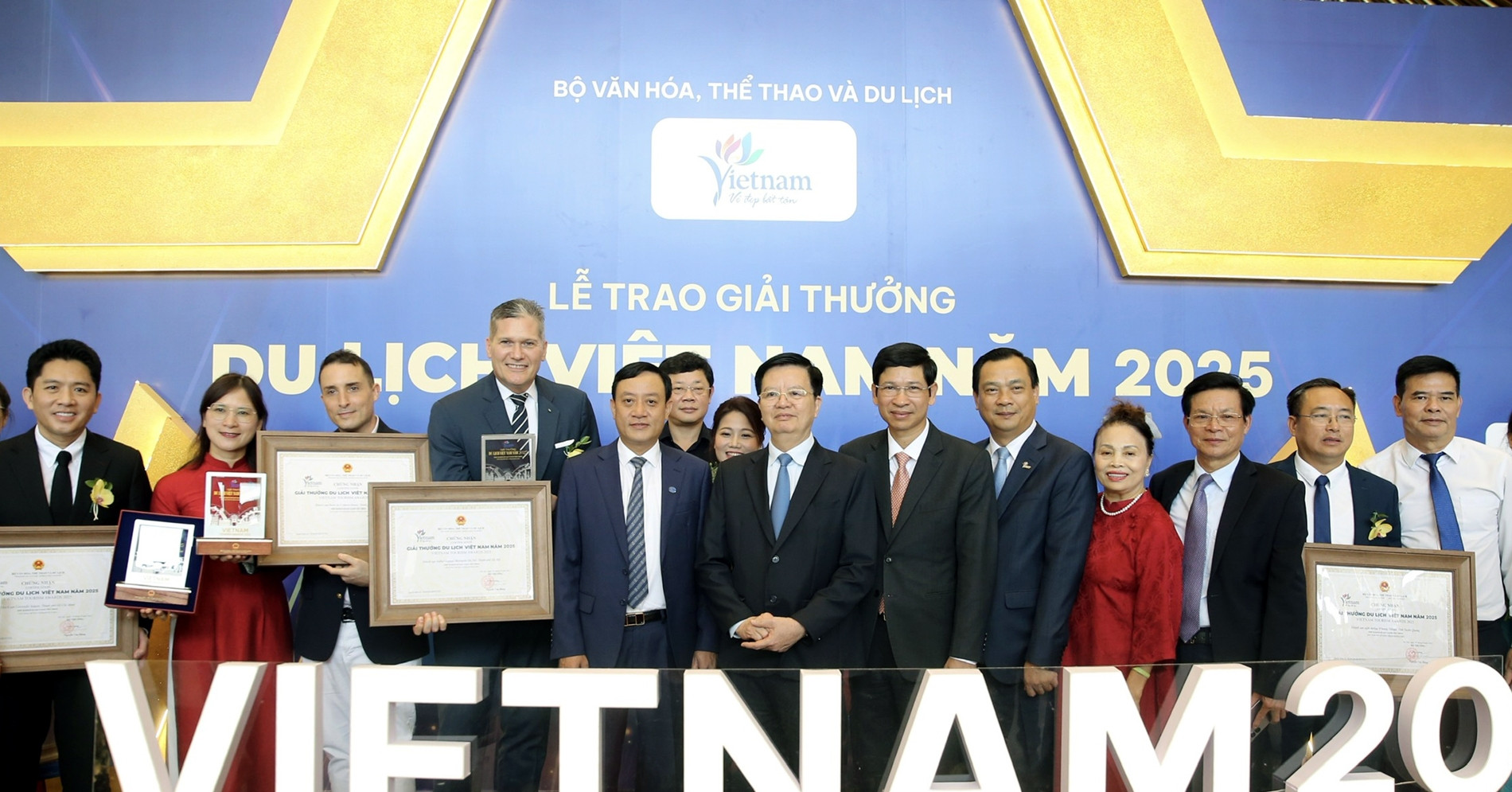 Vinh danh những ‘đại sứ thương hiệu’ của du lịch Việt Nam