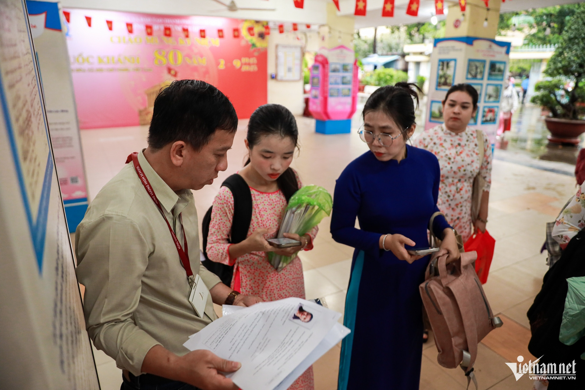 W-teacher Nguyen Hue 10.jpg