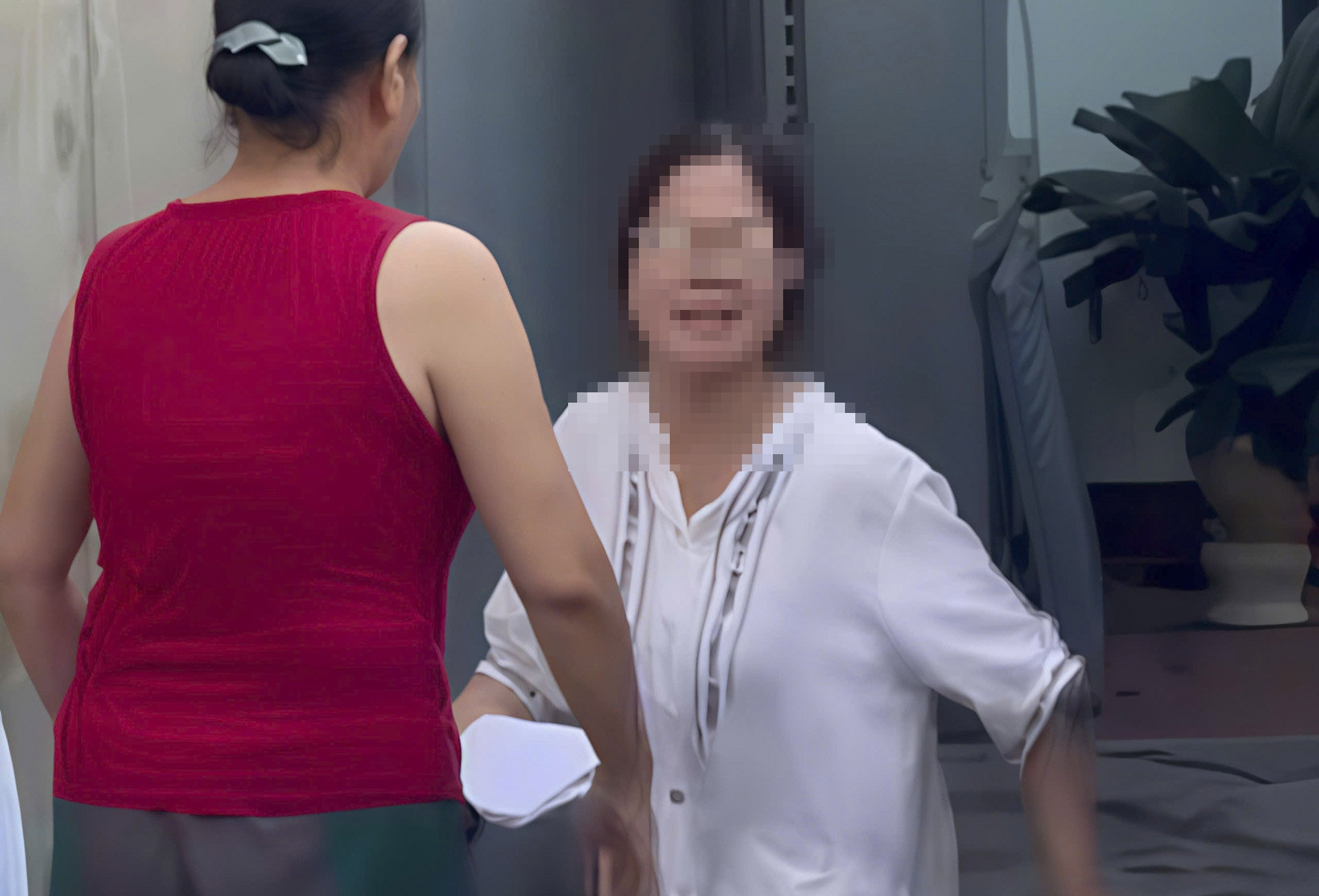 Xác minh clip người phụ nữ ở Lạng Sơn lớn tiếng khi bị nhắc đỗ ô tô chắn lối đi