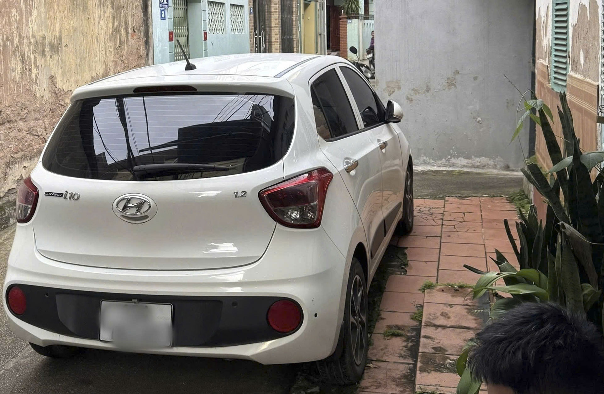 Xe đỗ giữa đường lạng sơn_11.JPG