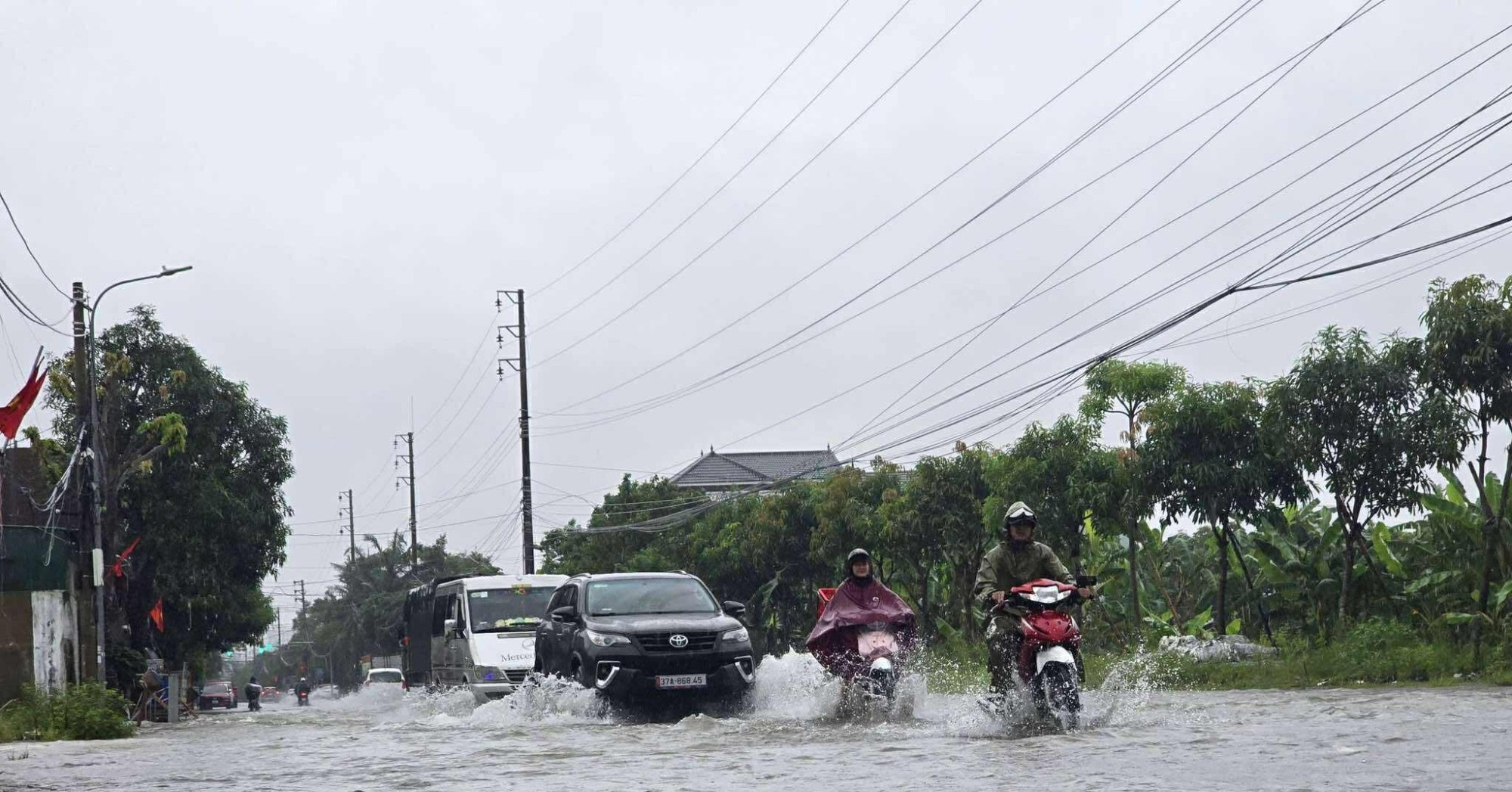 Dự báo thời tiết 29/9/2025: Mưa trắng trời vì bão số 10 Bualoi, bao giờ giảm?