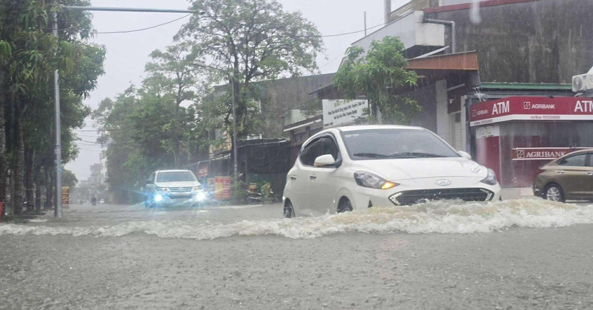 Dự báo thời tiết 28/9/2025: Thanh Hóa đến Quảng Trị mưa dữ dội, gió giật cấp 14