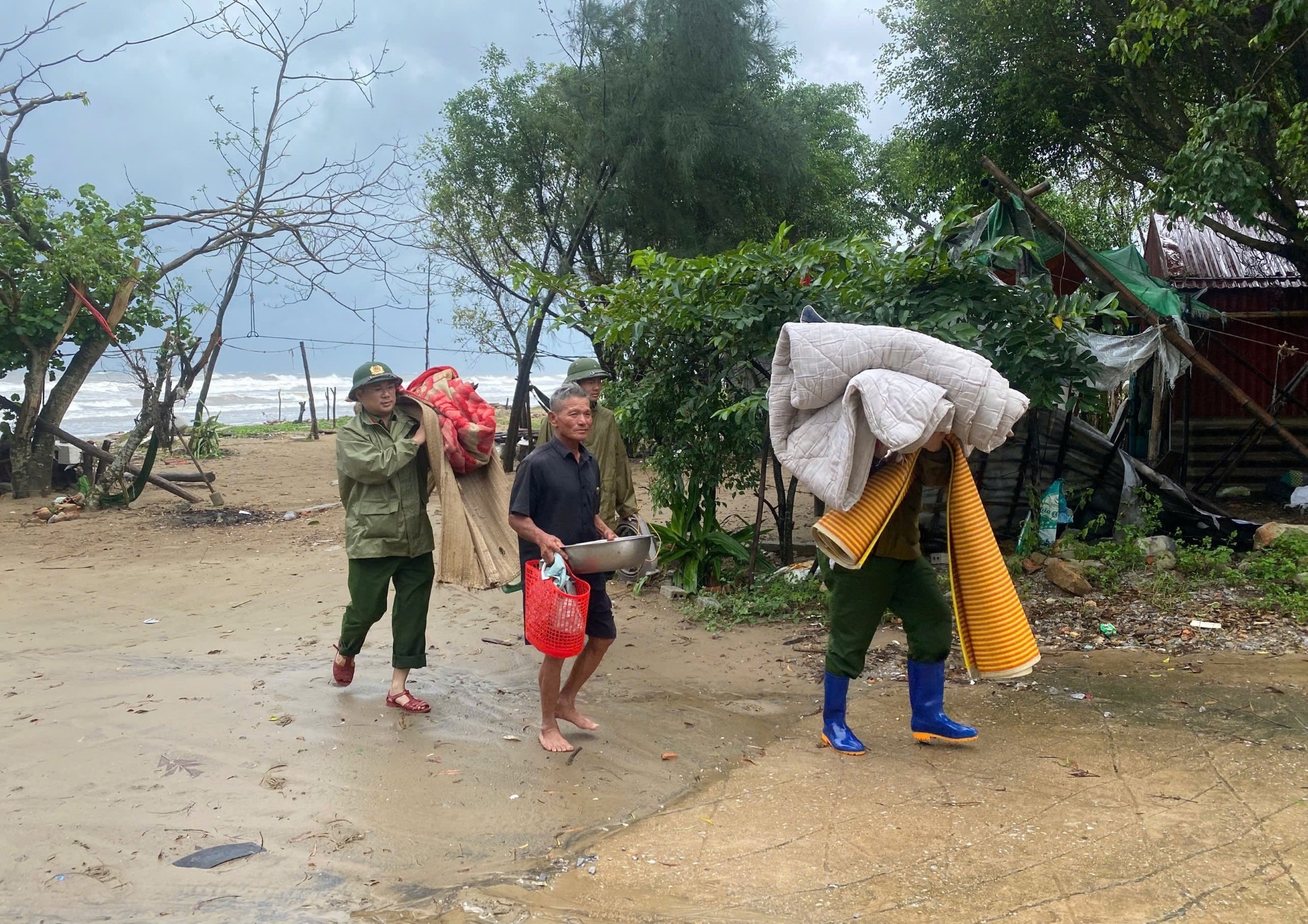 a3Thanh Hóa gấp rút sơ tán gần.jpg