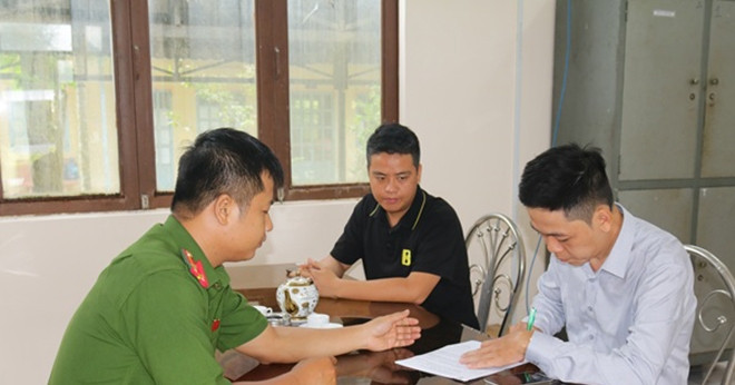 Bỗng dưng nhận 2,3 tỷ đồng vào tài khoản, người đàn ông chủ động làm việc này