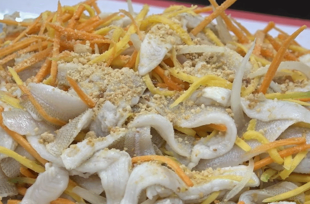 Đặc sản 'kén khách' có từ Nam ra Bắc, nước chấm làm từ thứ tưởng bỏ đi