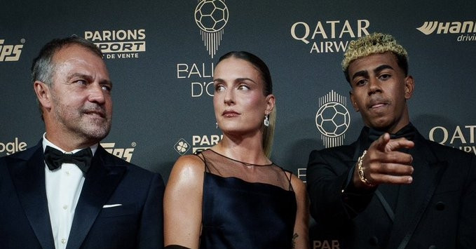 Hansi Flick ‘thở phào’ Lamine Yamal không giành Quả bóng vàng