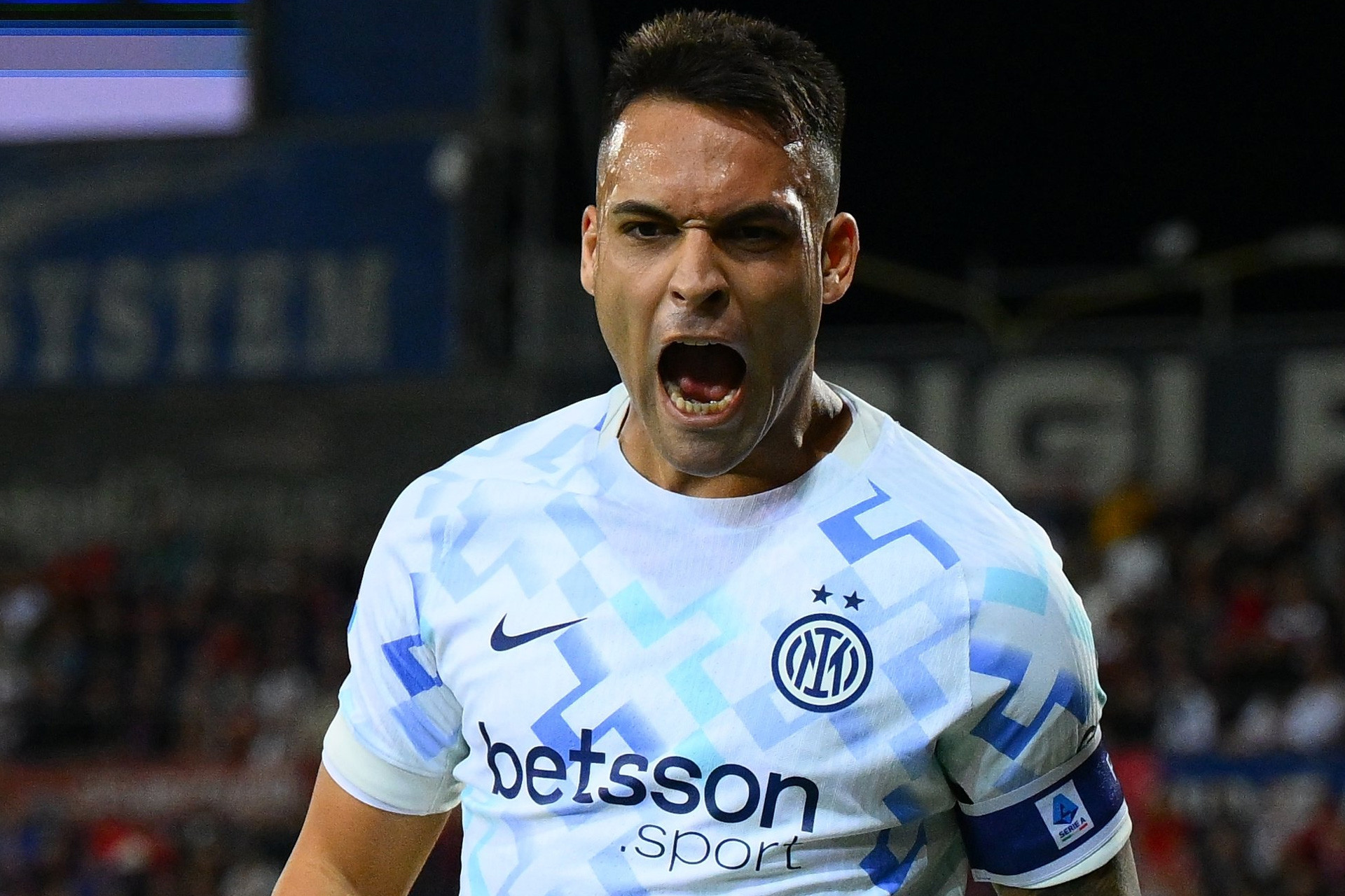 Lautaro Martinez chấm dứt hạn hán, Inter thắng rửa mặt