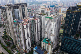 Cận cảnh loạt chung cư ở Hà Nội tường bong tróc, cũ kỹ vẫn có giá tới gần 100 triệu/m2