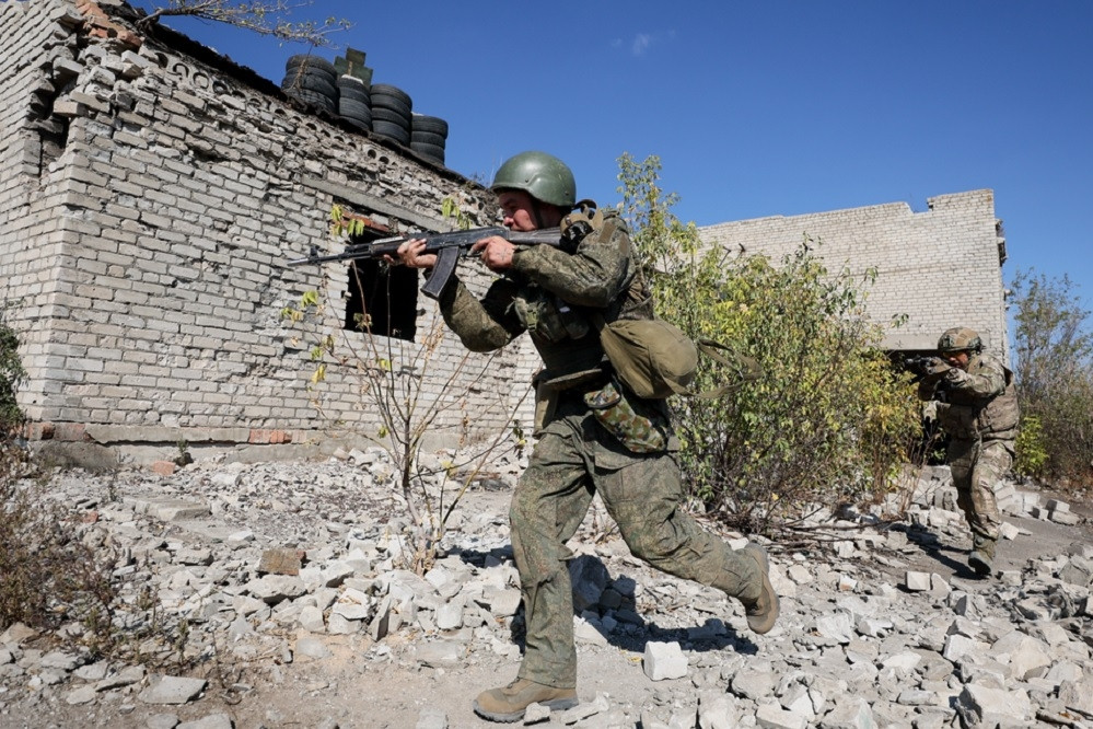 Nga siết tuyến hậu cần gần Siversk, cáo buộc Ukraine 'cố tạo thảm họa hạt nhân'