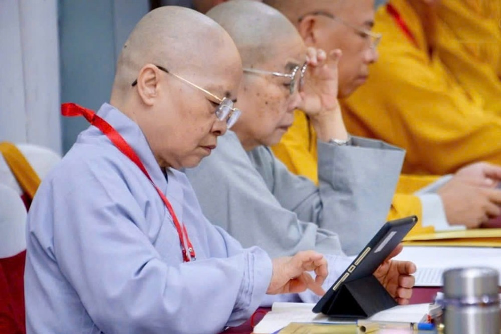 Phật giáo và hành trình thích ứng số với lần đầu thử nghiệm &apos;hội nghị không giấy&apos;