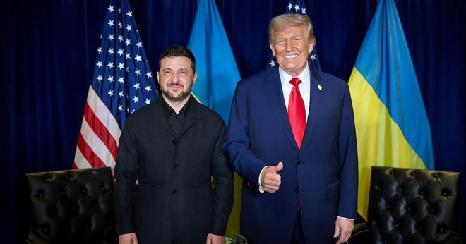 Tổng thống Ukraine nói sắp hoàn tất thương vụ mua bán vũ khí &amp;apos;siêu lớn’ với Mỹ