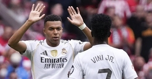 Vinicius cam đoan với Mbappe sau khi Real Madrid thua thảm Atletico