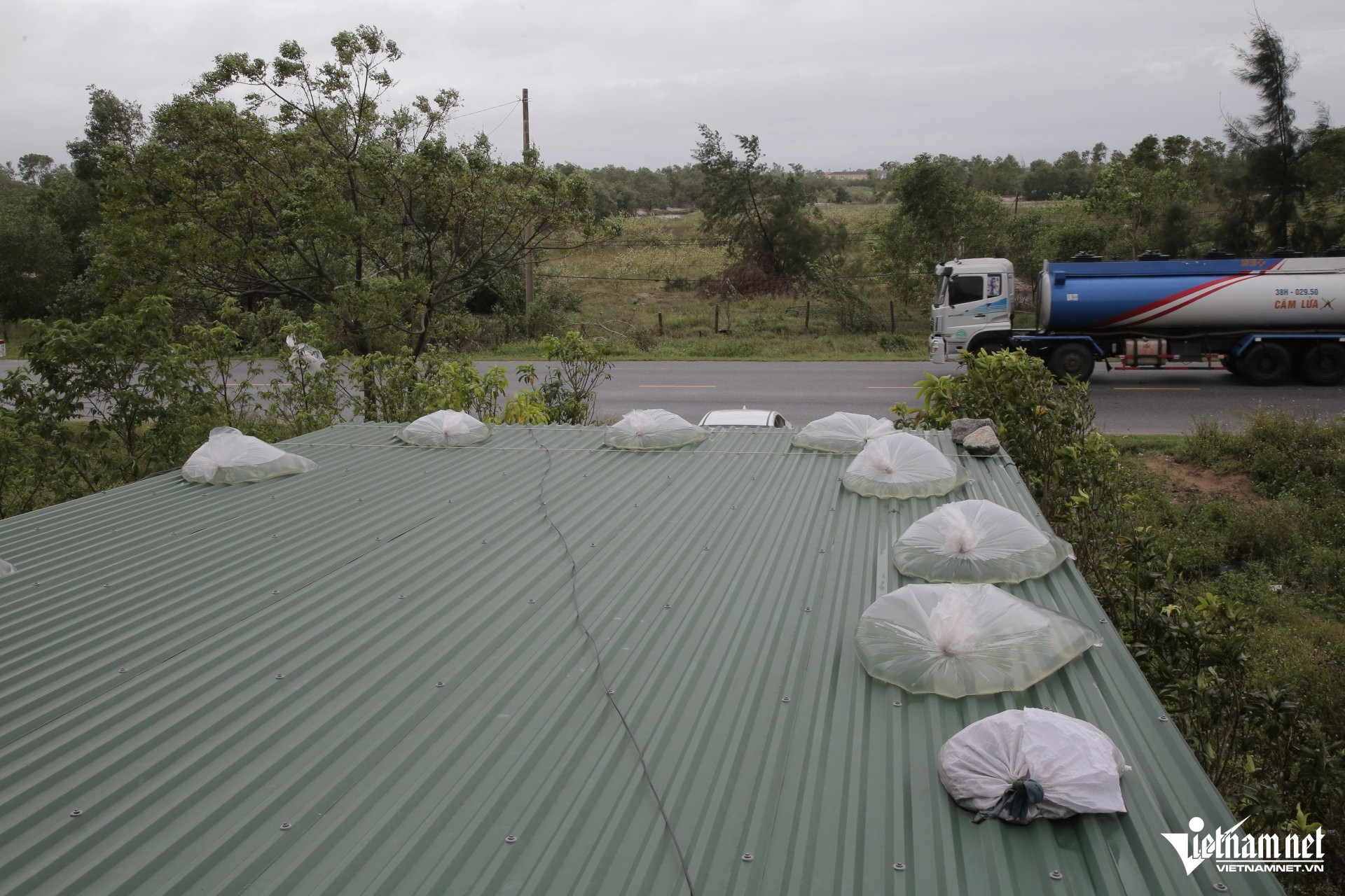 W-Bão bùng1.JPG.jpg