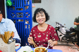 W-bún chả Hà Nội.jpg