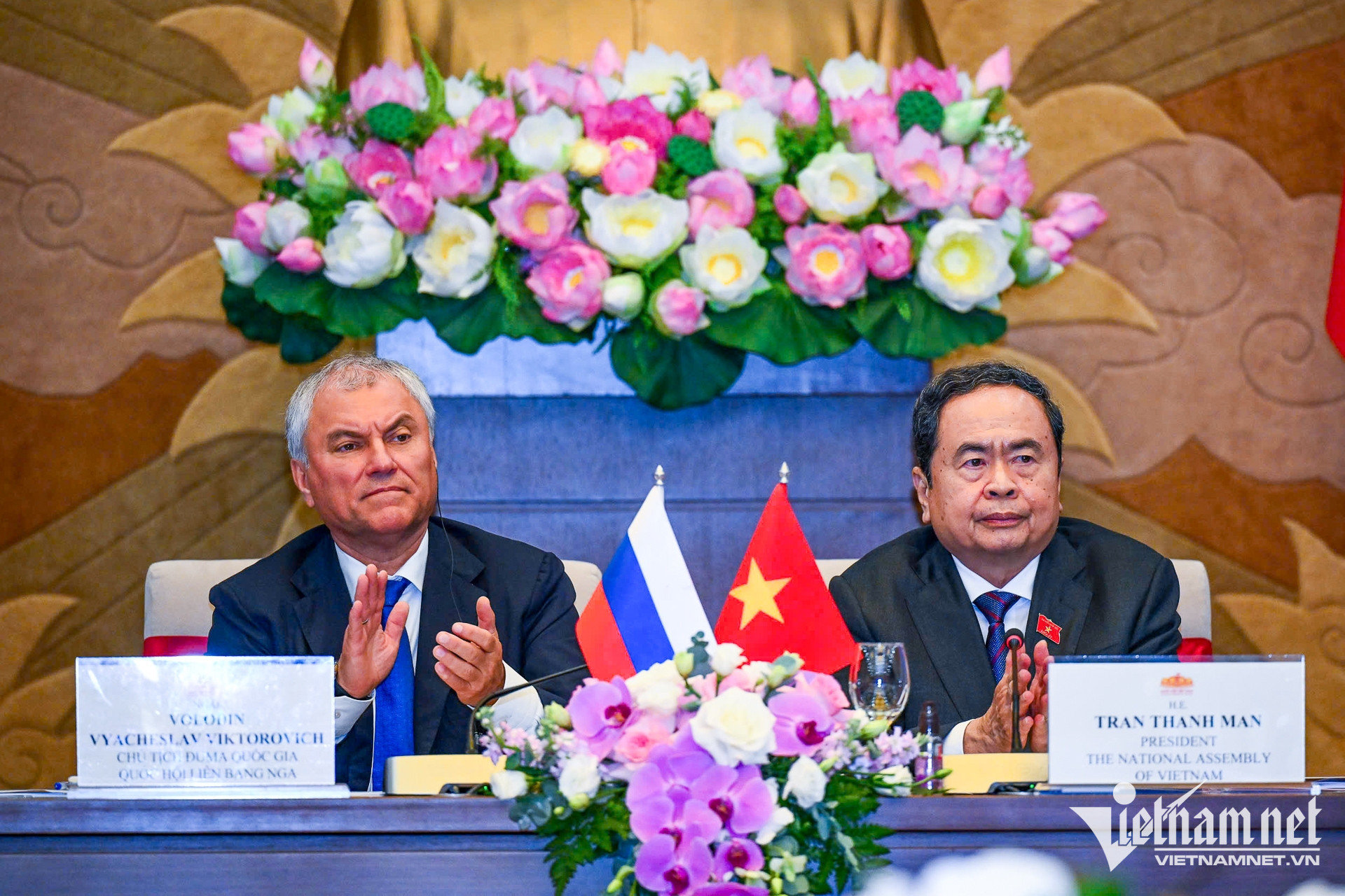 W-Vyacheslav Volodin បានសួរទំនប់ 2.jpg