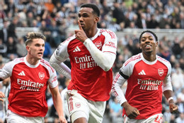Arsenal ngược dòng nghẹt thở đánh bại Newcastle