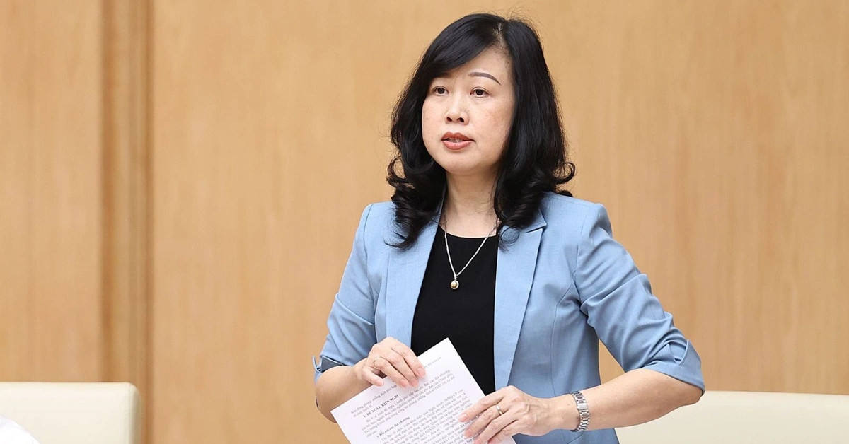 Bộ trưởng Y tế nói về mở rộng 2 bệnh viện quá tải, có bệnh nhân phải nằm hành lang